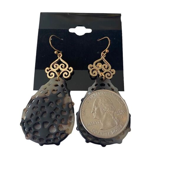 Vintage Earth Tone Lace Inspired Lightweight Tear Drop Earrings. - Picture 6 of 6